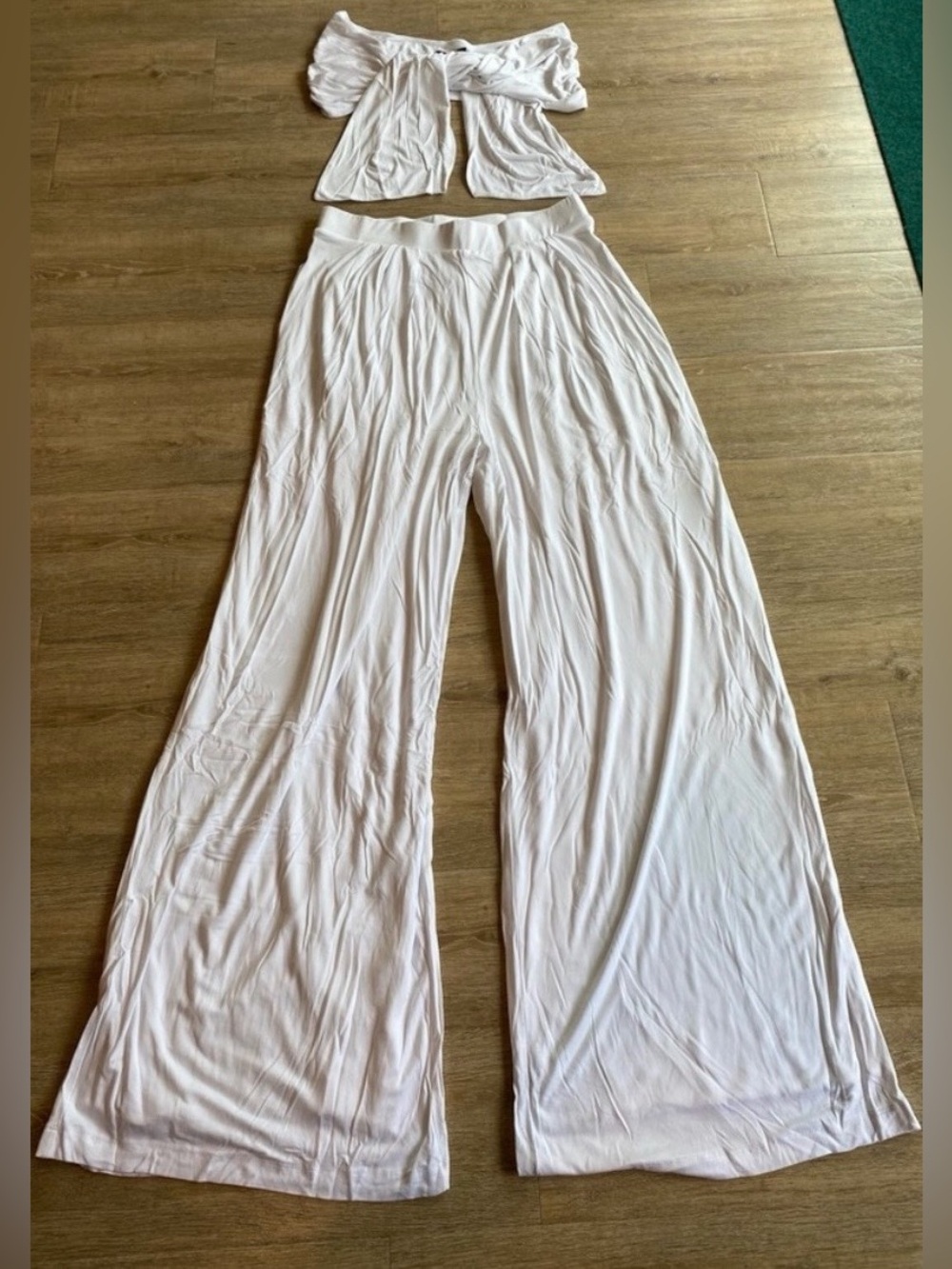 Women’s White Tory Two Piece Set - Picture 2 of 4